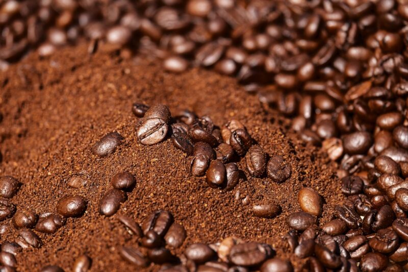 【ゴキブリ退治以外にもある】コーヒーの残りかすの活用法