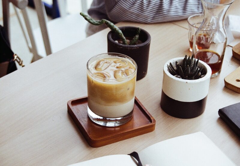 1. 韓国カフェのようにおしゃれ「グラデーションアイスカフェラテ」